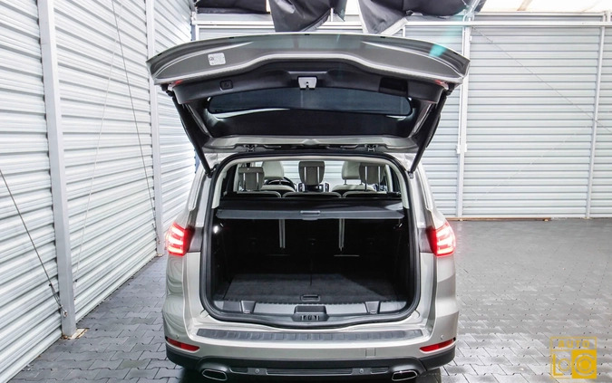 Ford S-Max cena 58999 przebieg: 239000, rok produkcji 2017 z Kielce małe 742